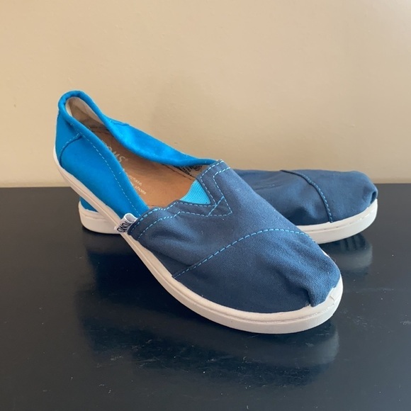 TOMS Classics Youth Navy Canvas Color Block Size 2.5 Y - Picture 2 of 9
